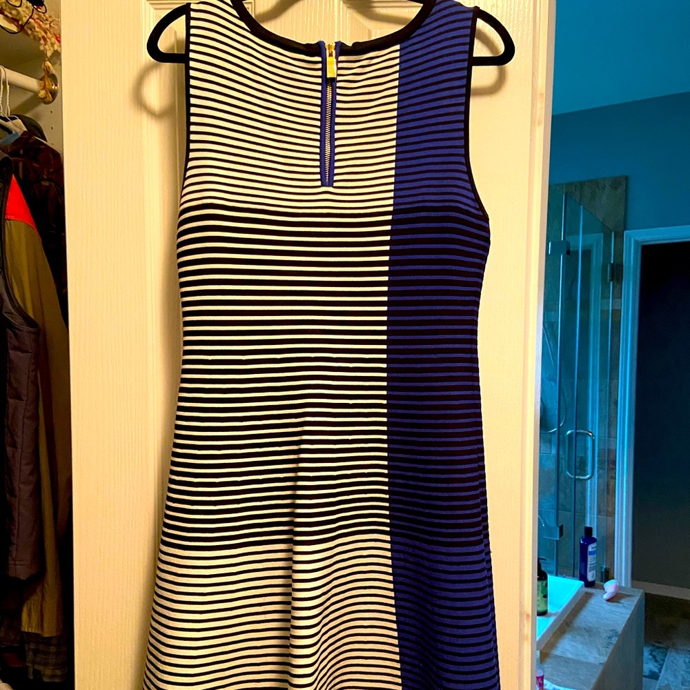 EUC Vince Camuto stretch dress